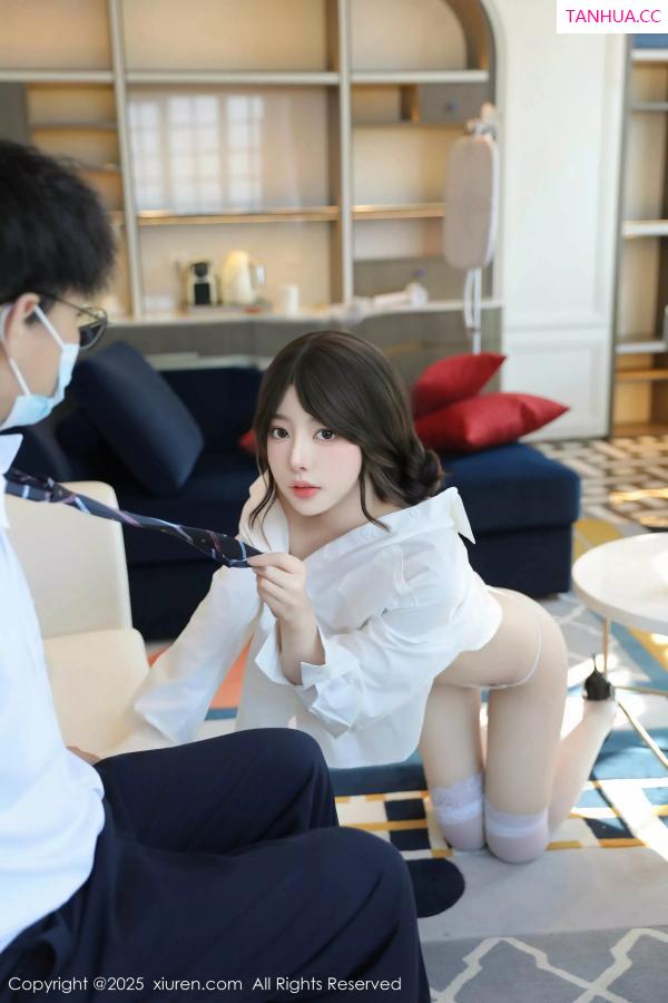   [XiuRen]高清写真图 2025.03.18 No.10036 桃妖夭 丝袜美腿第18张图片